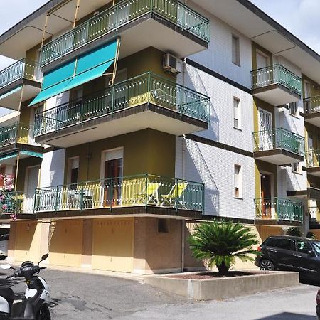 Viale Repubblica 329 1 Apartment Pietra Ligure Exterior photo